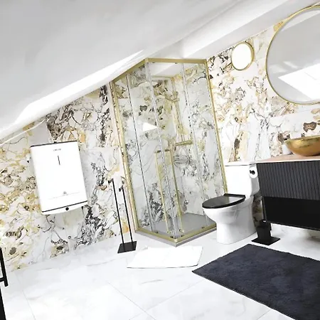 Apartment 5237-3 Nin